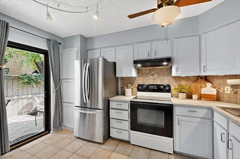 Kitchen - 777 Custer Rd #13-1, Richardson, TX 75080 photo 1 of 3