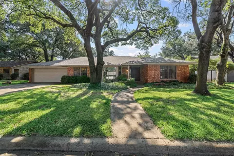 3721 Arborlawn Dr, Fort Worth, TX 76109