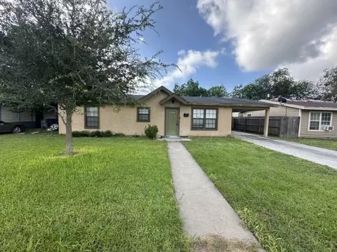 1014 E Huntington St, Beeville, TX 78102