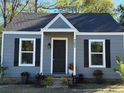 707 W Water St, Weatherford, TX 76086