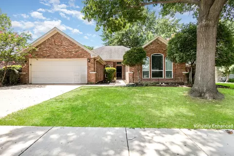 2516 Classic Ct W, Bedford, TX 76021