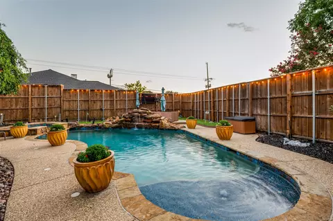 2005 Florence Dr, Plano, TX 75093