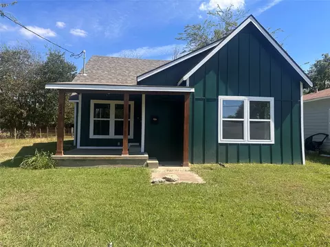 824 N Virginia St, Terrell, TX 75160