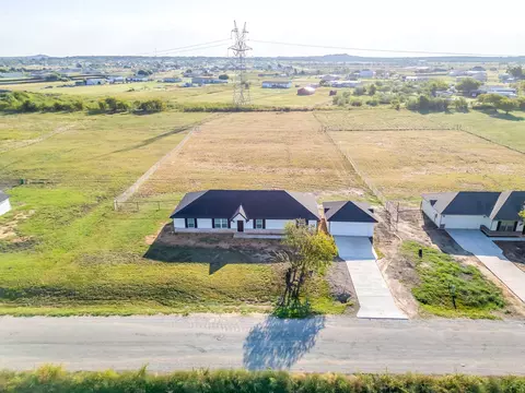 5716 High Plains Trl, Joshua, TX 76058