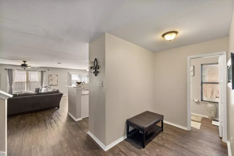 Entry Way - 5501 Northfield Dr, Fort Worth, TX 76179 photo 2 of 4