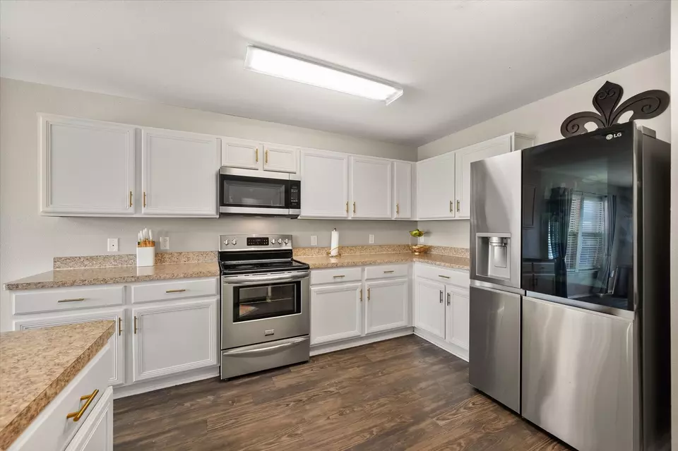 Kitchen - 5501 Northfield Dr, Fort Worth, TX 76179 photo 4 of 4