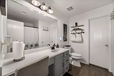 Bath - 5501 Northfield Dr, Fort Worth, TX 76179 photo 1 of 2