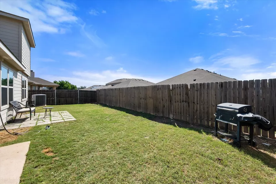 Exterior - 5501 Northfield Dr, Fort Worth, TX 76179 photo 3 of 4