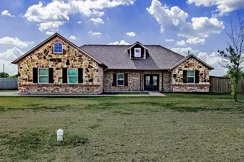 328 Meadow Ln, Red Oak, TX 75154