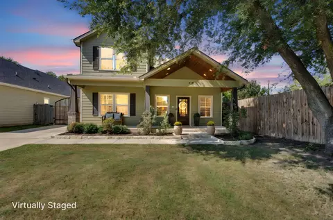 419 Coleman St, Waxahachie, TX 75165
