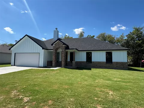2902 Walnut St, Greenville, TX 75401