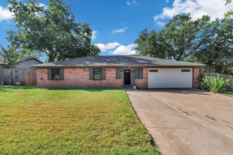 205 Greenhill Dr, Joshua, TX 76058