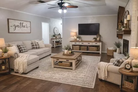 840 S Ridgeway Dr, Cleburne, TX 76033