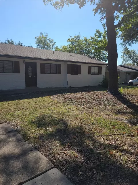 5209 Stonewall St, Greenville, TX 75402