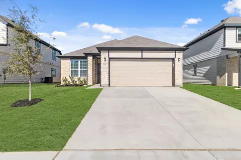 1028 Wingjet Way, Fort Worth, TX 76131