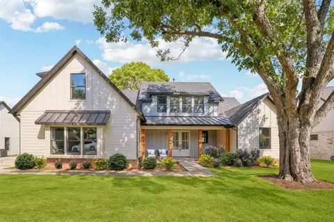2630 Evinrude Dr, Grapevine, TX 76051