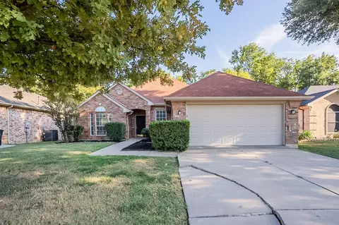 1712 Farmington Dr, Mansfield, TX 76063