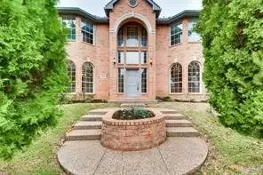 17703 Meadow Grove Ln, Dallas, TX 75287