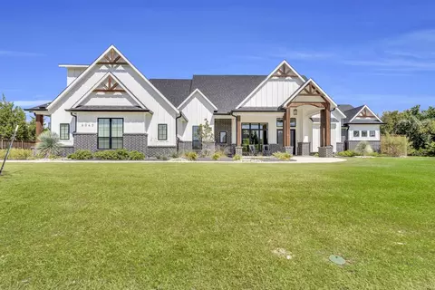 6040 Sierra Ct, Midlothian, TX 76065
