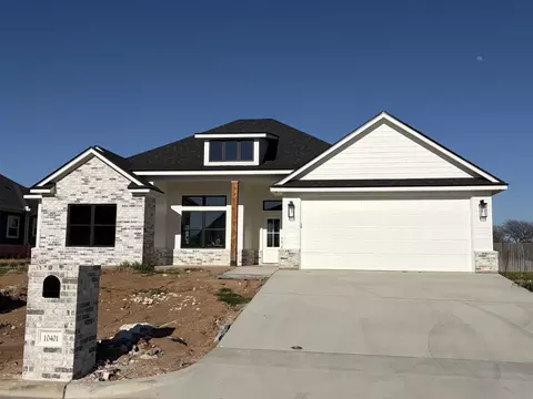 10401 T Bury Ln, Waco, TX 76708