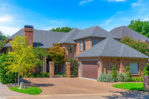 5707 Preston Fairways Dr, Dallas, TX 75252