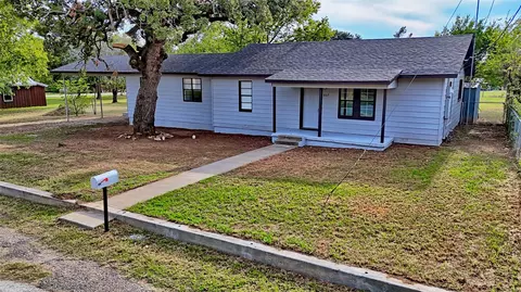 607 Baylor St, Nocona, TX 76255