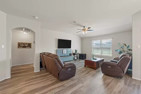 Entry Way - 3017 Skinner Dr, Lorena, TX 76655 photo 5 of 6