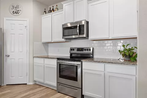 Kitchen - 3017 Skinner Dr, Lorena, TX 76655 photo 2 of 6