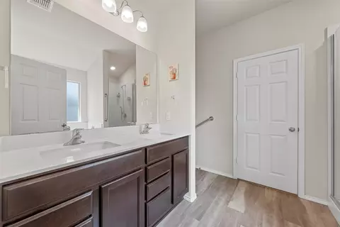 Bath - 3017 Skinner Dr, Lorena, TX 76655 photo 2 of 4