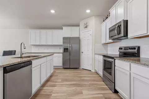 Kitchen - 3017 Skinner Dr, Lorena, TX 76655 photo 3 of 6