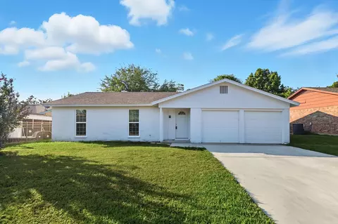 1008 Winnsboro Ct, Arlington, TX 76015