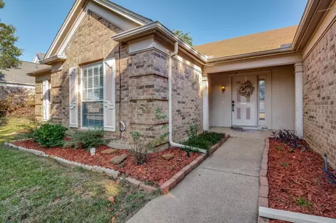 6215 Echo Summit Ln, Arlington, TX 76017