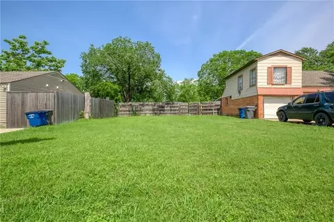 2131 W Lovers Ln, Dallas, TX 75235