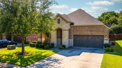 804 Bandelier Ln, Mansfield, TX 76063