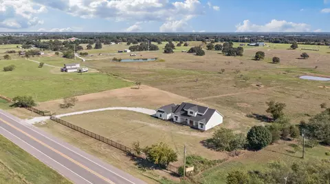 3084 Fm 933 St, Whitney, TX 76692