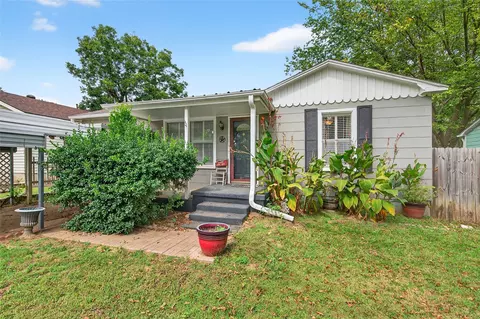 517 W Bullock St, Denison, TX 75020