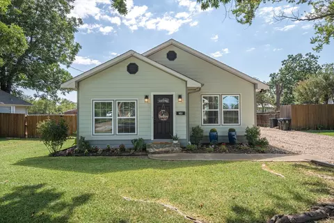 541 Pecan Ave, Wills Point, TX 75169