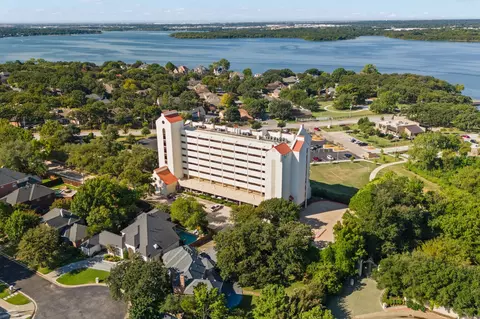 2100 Reflection Bay Dr, Arlington, TX 76013