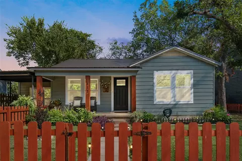 612 W Spring St, Weatherford, TX 76086