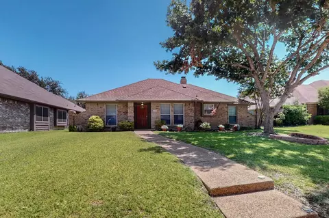 4202 Meadow Ridge Dr, Carrollton, TX 75010