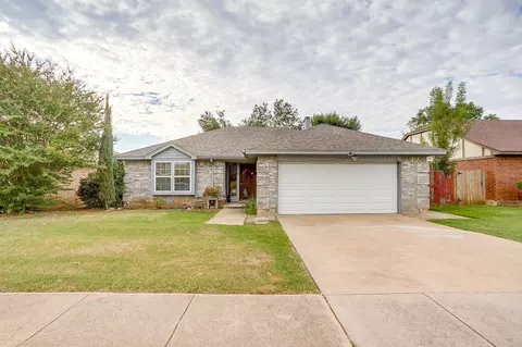 3409 Country Creek Ln, Fort Worth, TX 76123