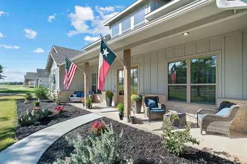 2027 Feather Ln, Weatherford, TX 76088