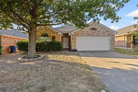 143 Oregon Trl, Waxahachie, TX 75167