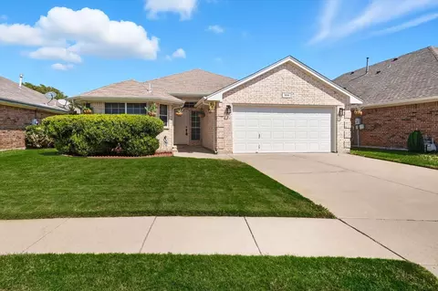 1016 Sagewood Ln, Saginaw, TX 76131
