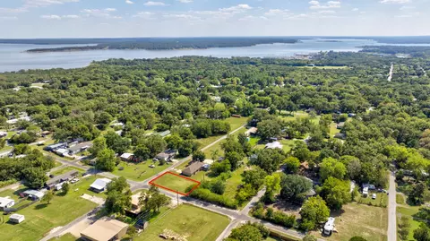 355 Old Shawnee Trail Dr, Gordonville, TX 76245