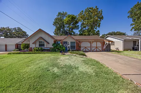 1820 Muse St, Fort Worth, TX 76112