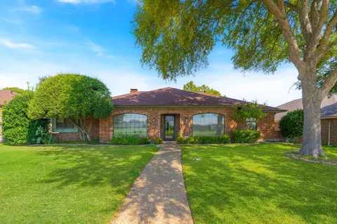 2709 N Spring Dr, Richardson, TX 75082