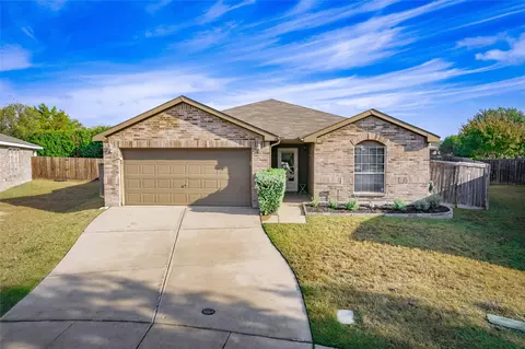 9236 Monument Ct, Fort Worth, TX 76244