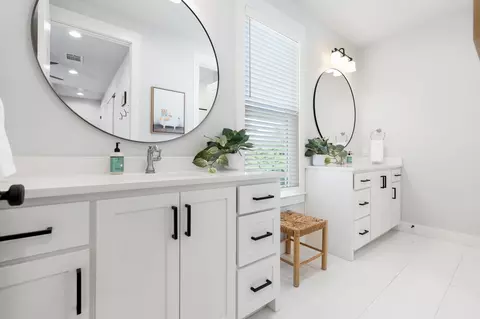 Bath - 425 Proctor Ave, Waco, TX 76708 photo 5 of 6