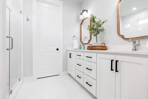 Bath - 425 Proctor Ave, Waco, TX 76708 photo 3 of 6